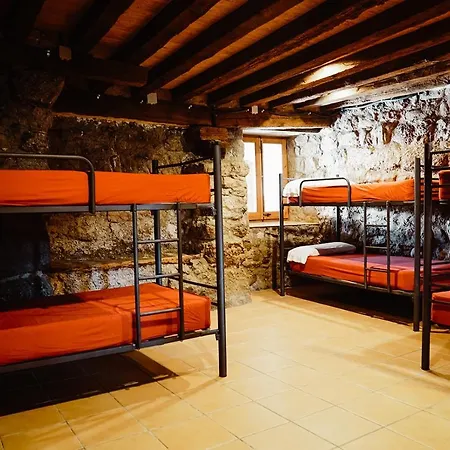 Cases Altes De Hostel Navés