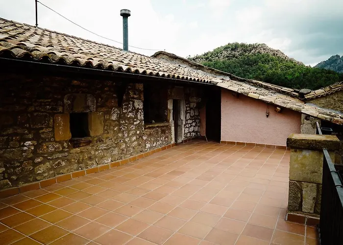 Cases Altes De * Navés