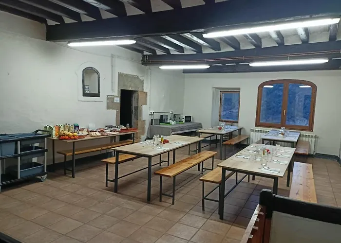 Cases Altes De Navés