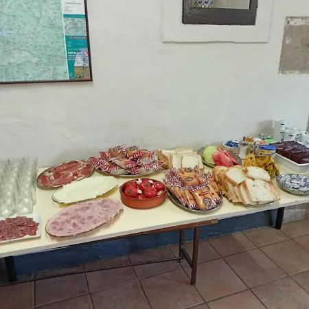 Cases Altes De 旅馆 Navés